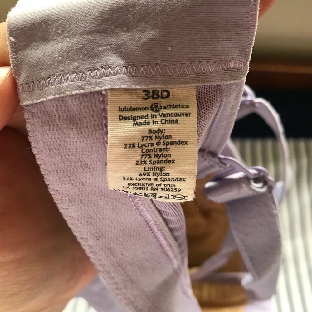 Lululemon sorts bra